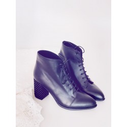 Botine Cassiopedia