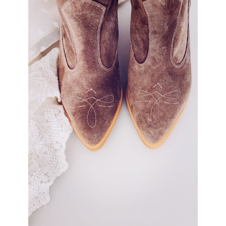Ciocate Embroidery| Pantofica.ro